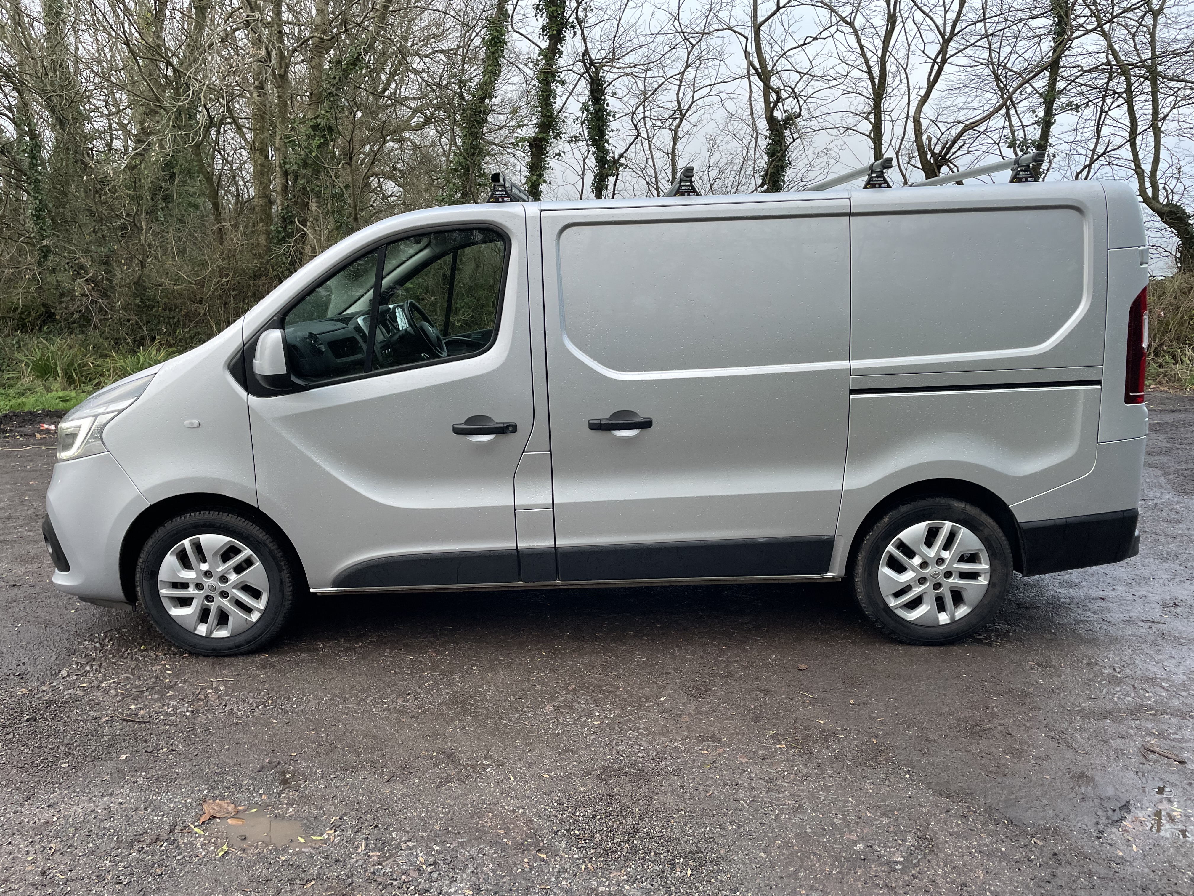 2020 Renault Trafic 2.0 dCi ENERGY 28 Sport Nav Panel Van 5dr Diesel Manual SWB Standard Roof Euro 6 (s/s) (145 ps)